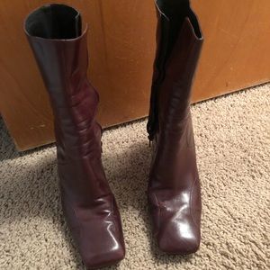 Square-toes maroon heeled boots size 10